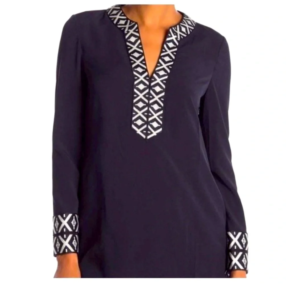 Tory Burch Embroidered Navy Tunic Top- Size‎ 2 🔥